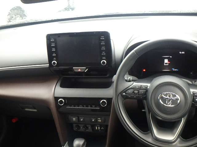 253M Toyota Yaris Cross 2022 Pearl 2 Tone