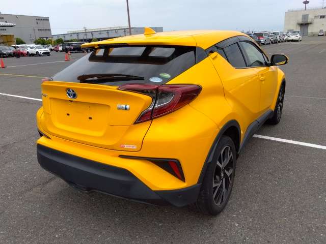 Toyota CHR 2018 Yellow