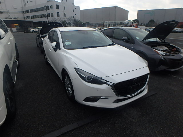 Mazda Axela 2018 Pearl Pro Active